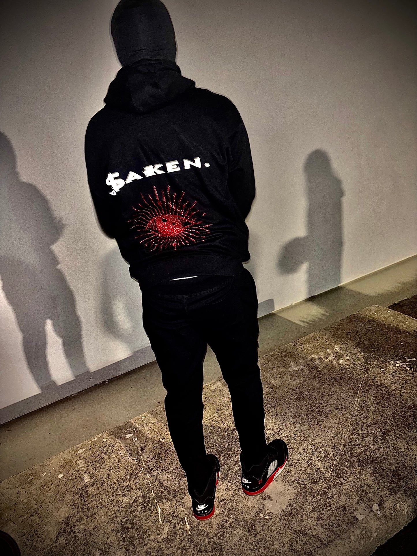 Red eye of evil hoodie(black)